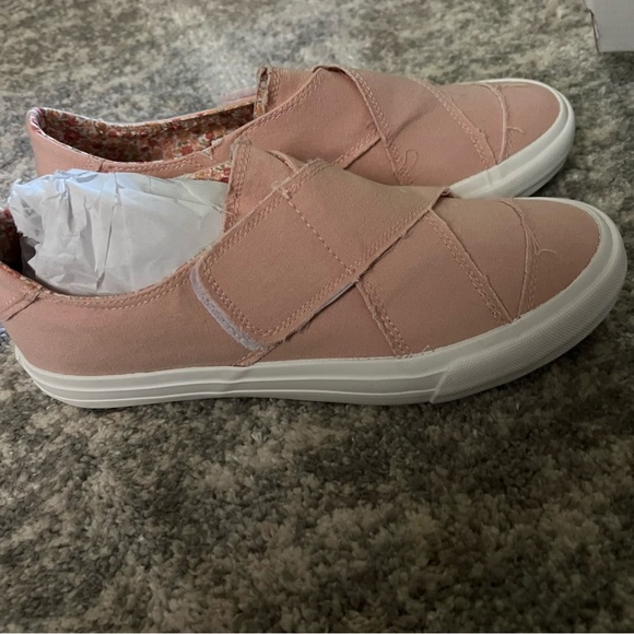 Gypsy Jazz Sneakers - Picture 4 of 5